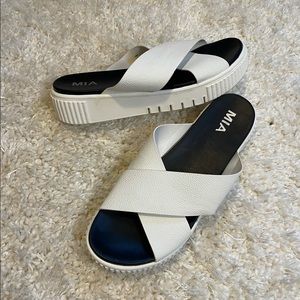 Women’s MIA Lia White Platform Sandals Size US 10